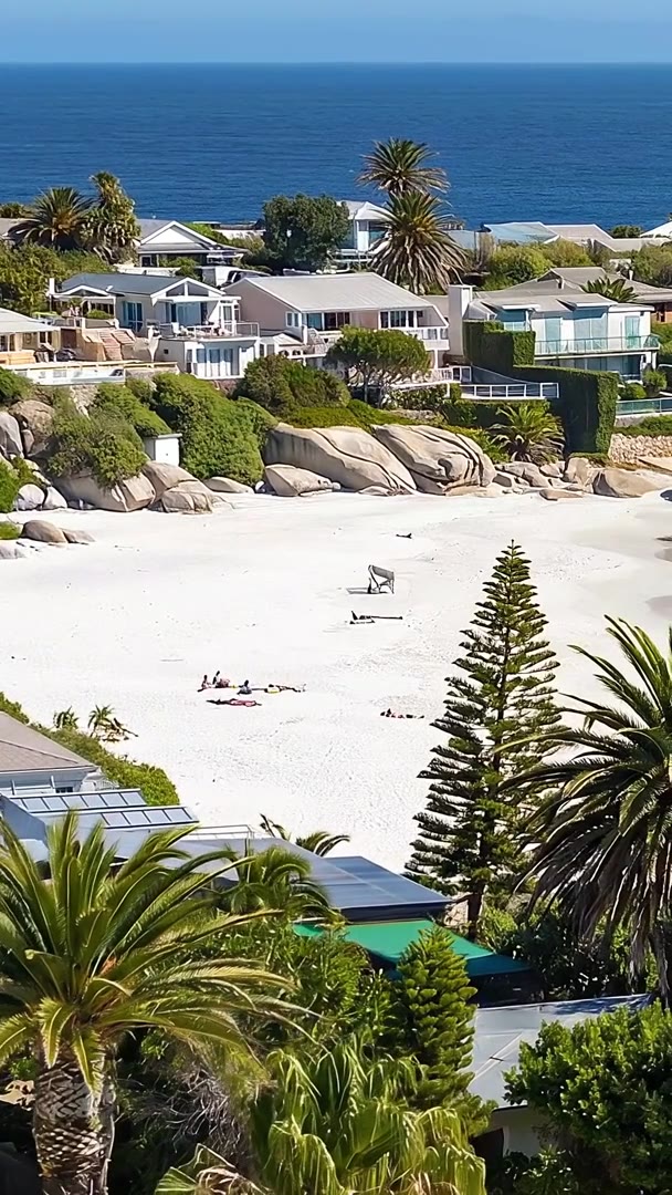 Today's WeatherFlo scene: current weather in Cape Town at Clifton Cape Town. It illustrates Cape Town's current weather type and is not a live view of Clifton Cape Town.